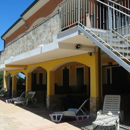 Gli Appartamenti Sul Mare Valledoria  Eksteriør billede
